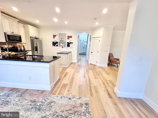 Building Photo - 15 River Oak Dr