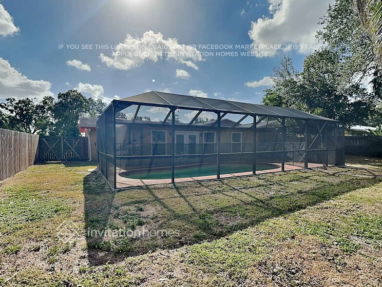 Building Photo - 5335 Laurelwood Pl