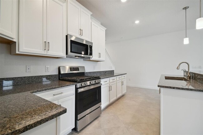 Building Photo - 8221 Cor Pne Wy