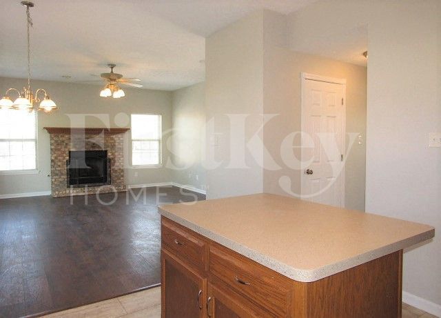 Building Photo - 1780 White Oak Way