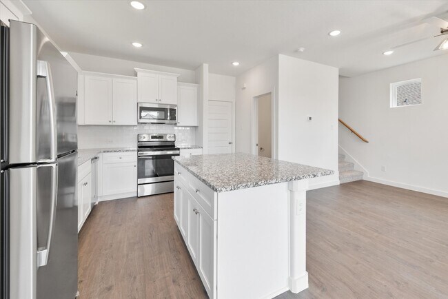 Building Photo - 1209 Chestnut Ct
