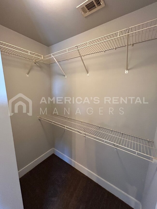 Building Photo - Home for Rent in Chelsea, AL!!! Sign a 24-...