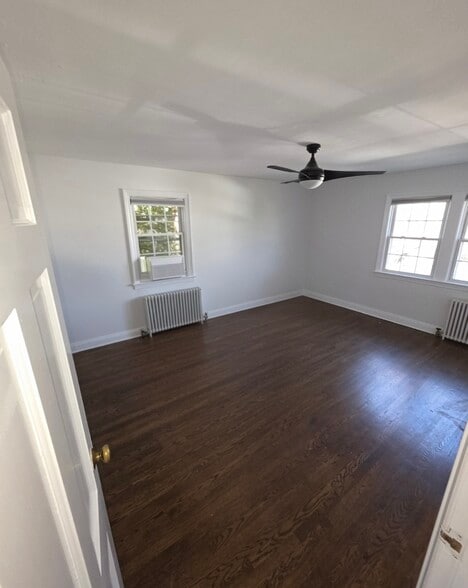 Building Photo - 11 Lawrence Ave