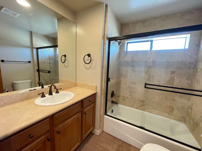 Building Photo - 12478 Hillpoint Ct