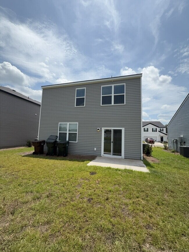 Building Photo - 306 Salvia St