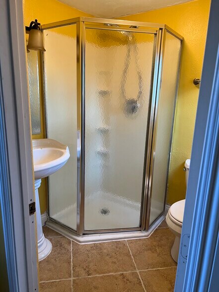 Building Photo - 1499 Wilson Ave