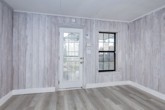 Building Photo - Fully remodeled home for rent!
