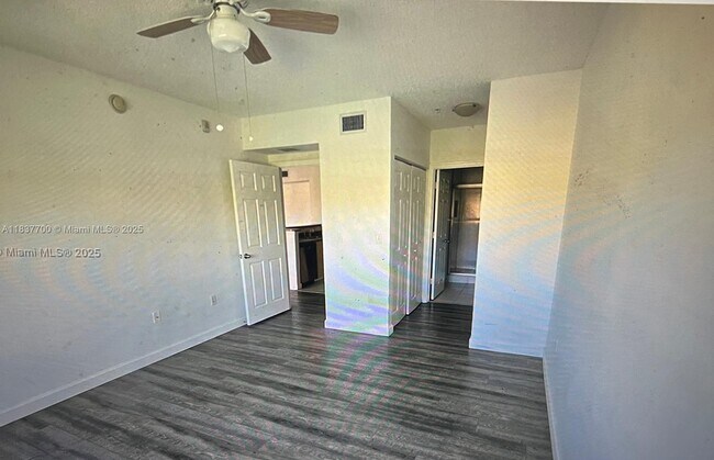 Building Photo - 2200 E Preserve Way