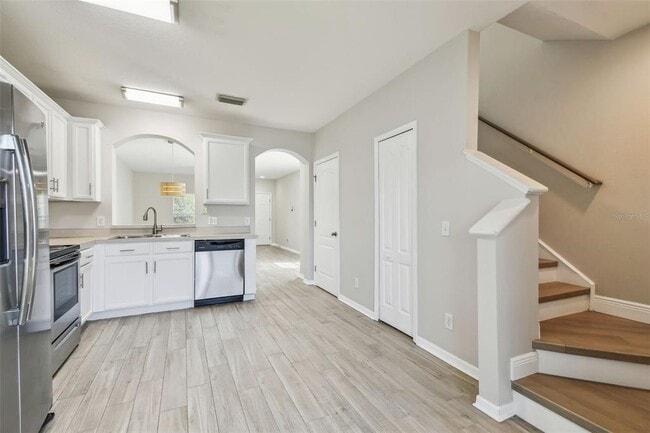 Building Photo - 16227 Swan View Cir