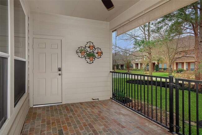 Building Photo - 2 E Pipers Green St