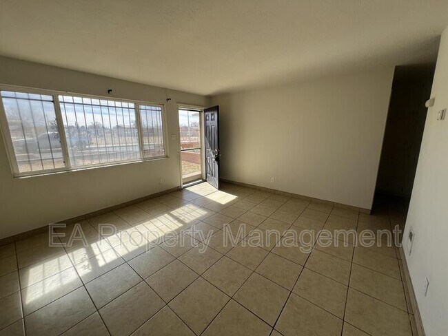 Building Photo - 7013 Trumbull Ave SE