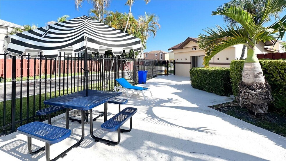 Building Photo - 9044 SW 148th Ct