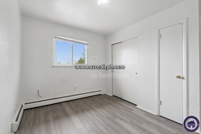 Building Photo - 1733 Christian Ave