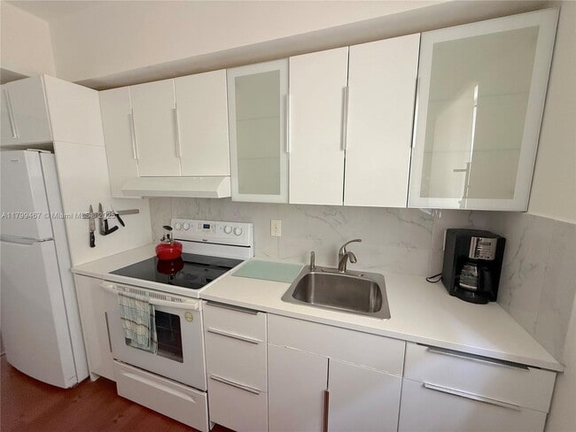 Building Photo - 1110 Venetian Way