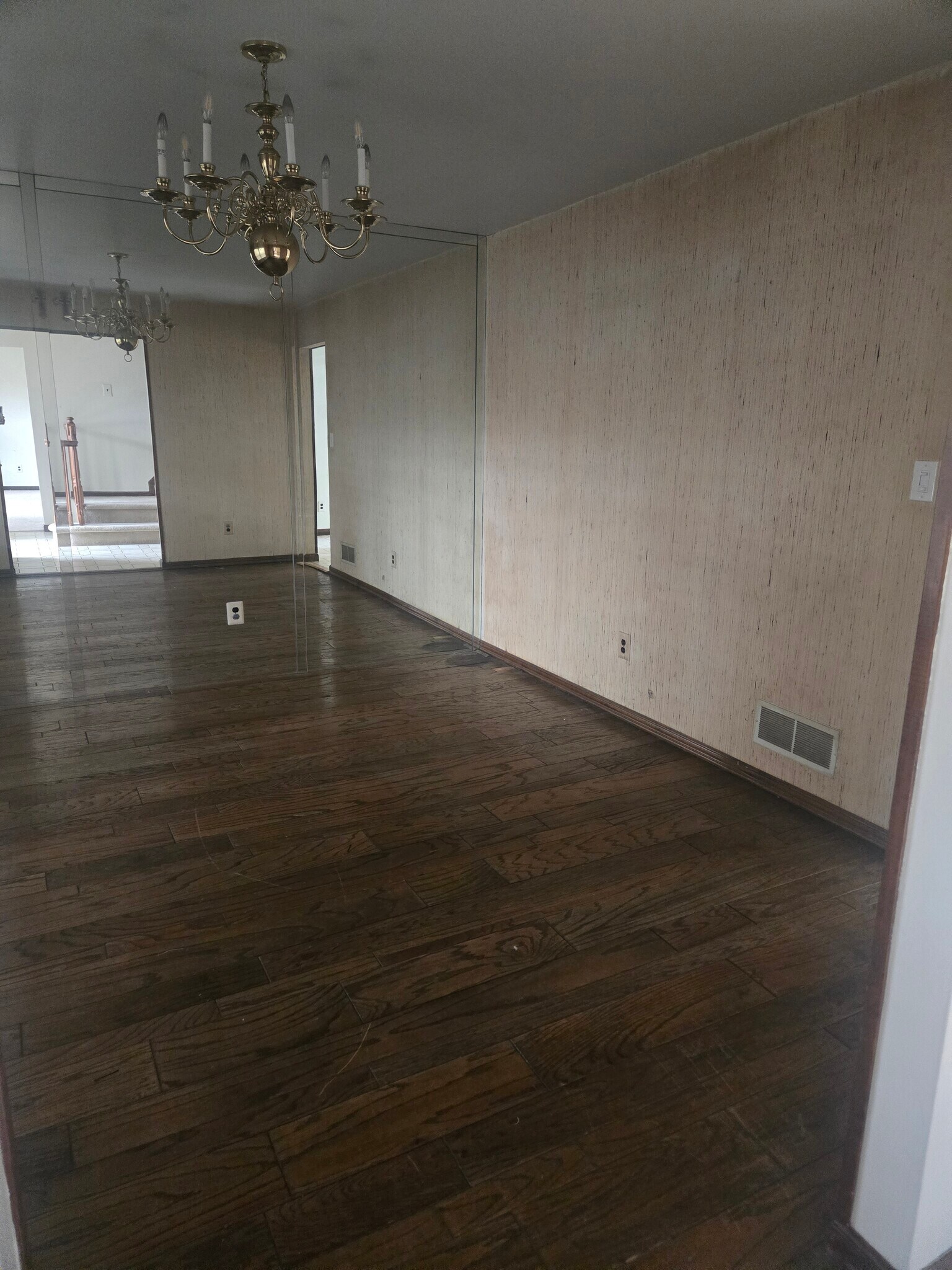 Building Photo - 15 Cardinal Ct