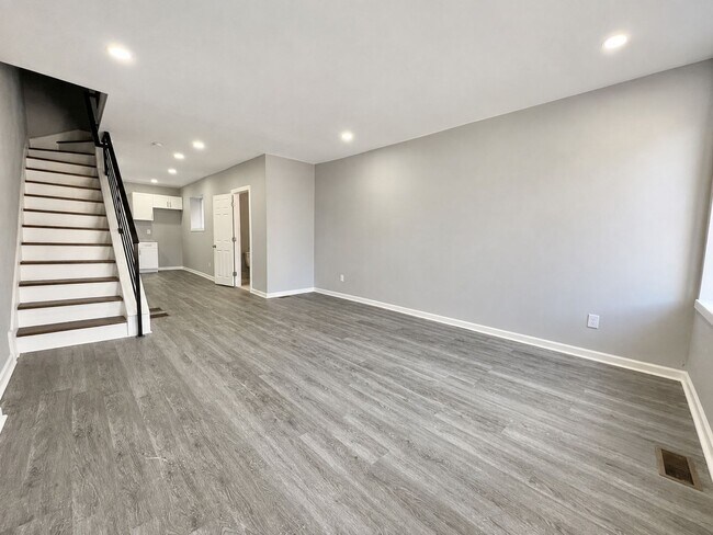 Building Photo - 1308 S Reese St