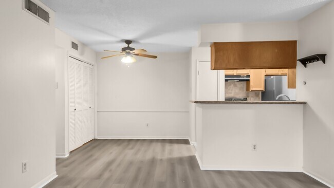 Building Photo - 2120 El Paseo St