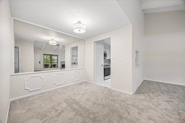 Building Photo - 5711 Sugar Hill Dr