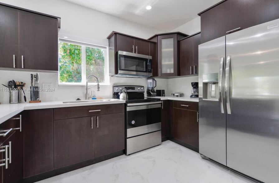 Building Photo - 1987 NW 49th St