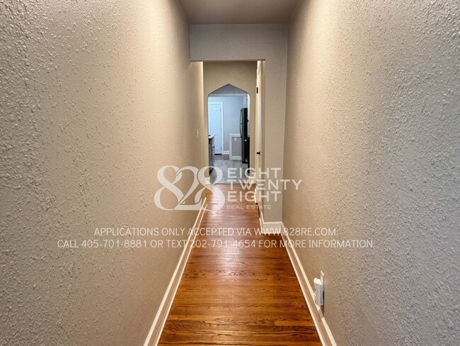 Building Photo - Updated 2 Bed/1.5 Bath Historic Property L...