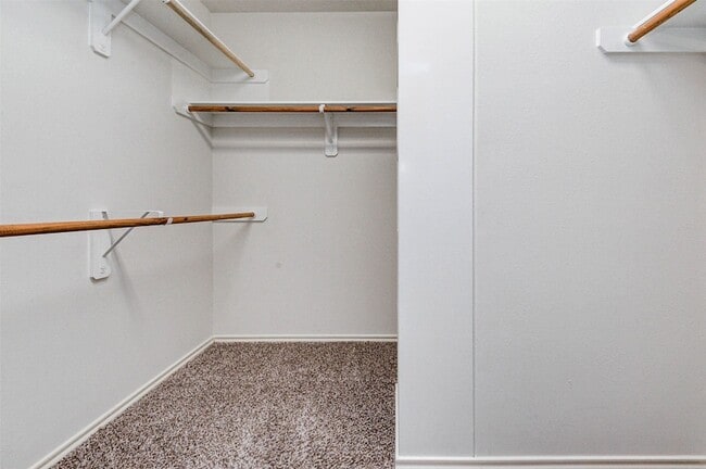 Building Photo - 87 N Burberry Park