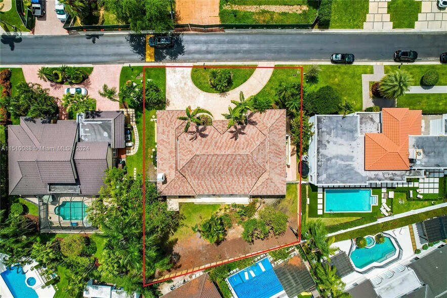 Building Photo - 5253 NW 94th Doral Pl