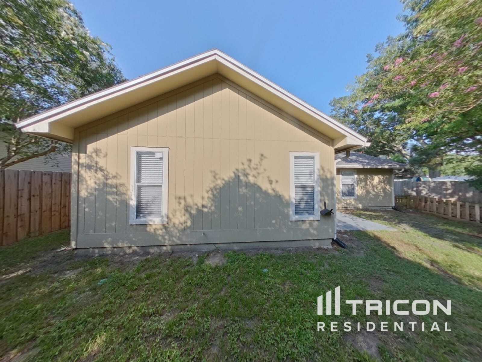 Building Photo - 11456 Dustin Ct