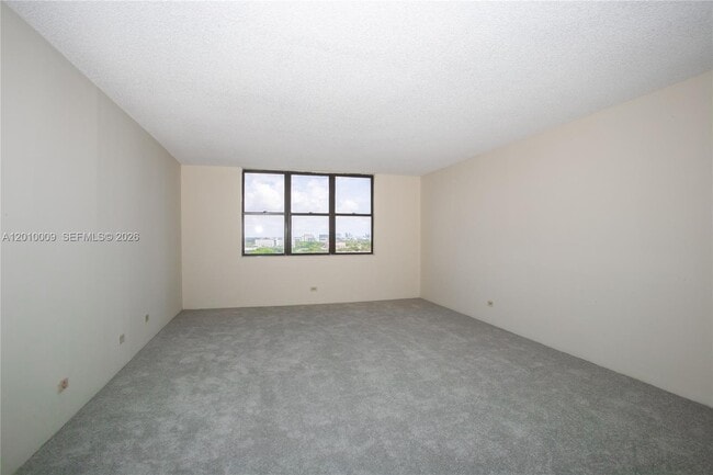 Building Photo - 1800 NE 114th St
