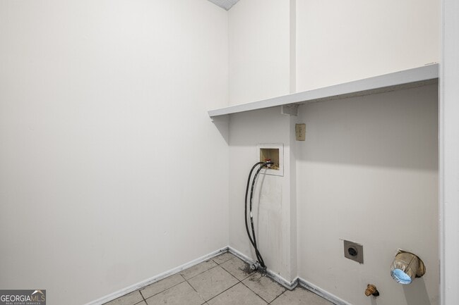 Building Photo - 3111 Linden Dr