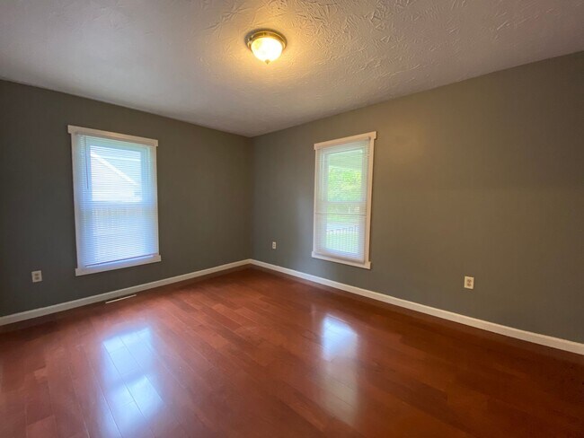 Building Photo - Available June 5th, 2026!