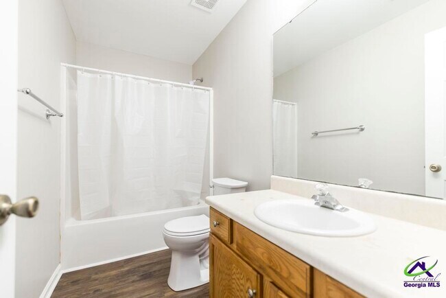 Building Photo - 200 Stirling Bridge Dr