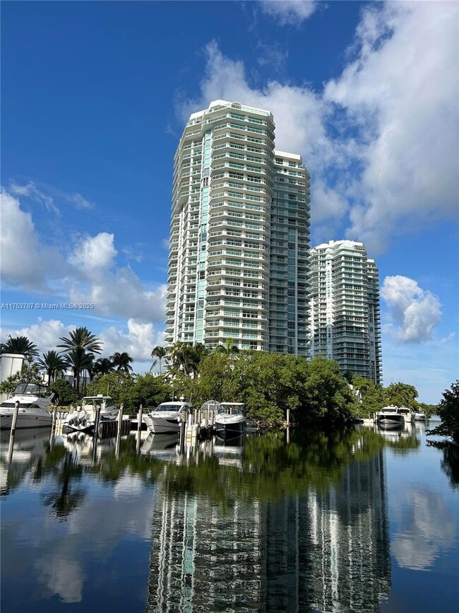 Building Photo - 16400 Collins Ave