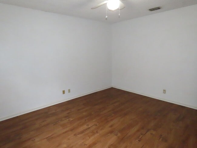 Building Photo - Whitehouse ISD! Spacious 3 Bedroom, 2 Bath...