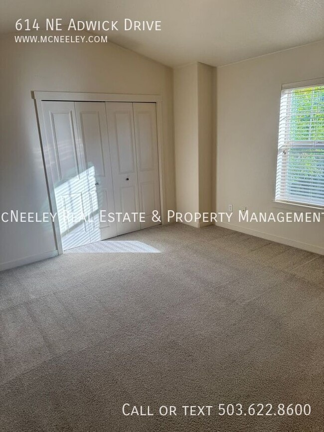 Building Photo - 614 NE Adwick Dr