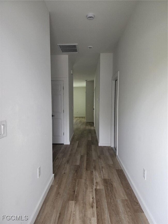 Building Photo - 2431 Lola Ave S