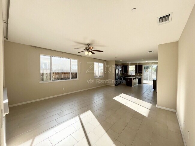Building Photo - 482 Glendon Pl