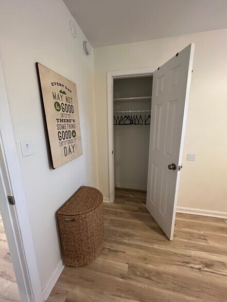 Building Photo - 1090 Mayson Turner Rd NW