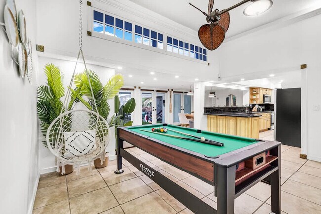 Building Photo - 19720 NE 26th Ave