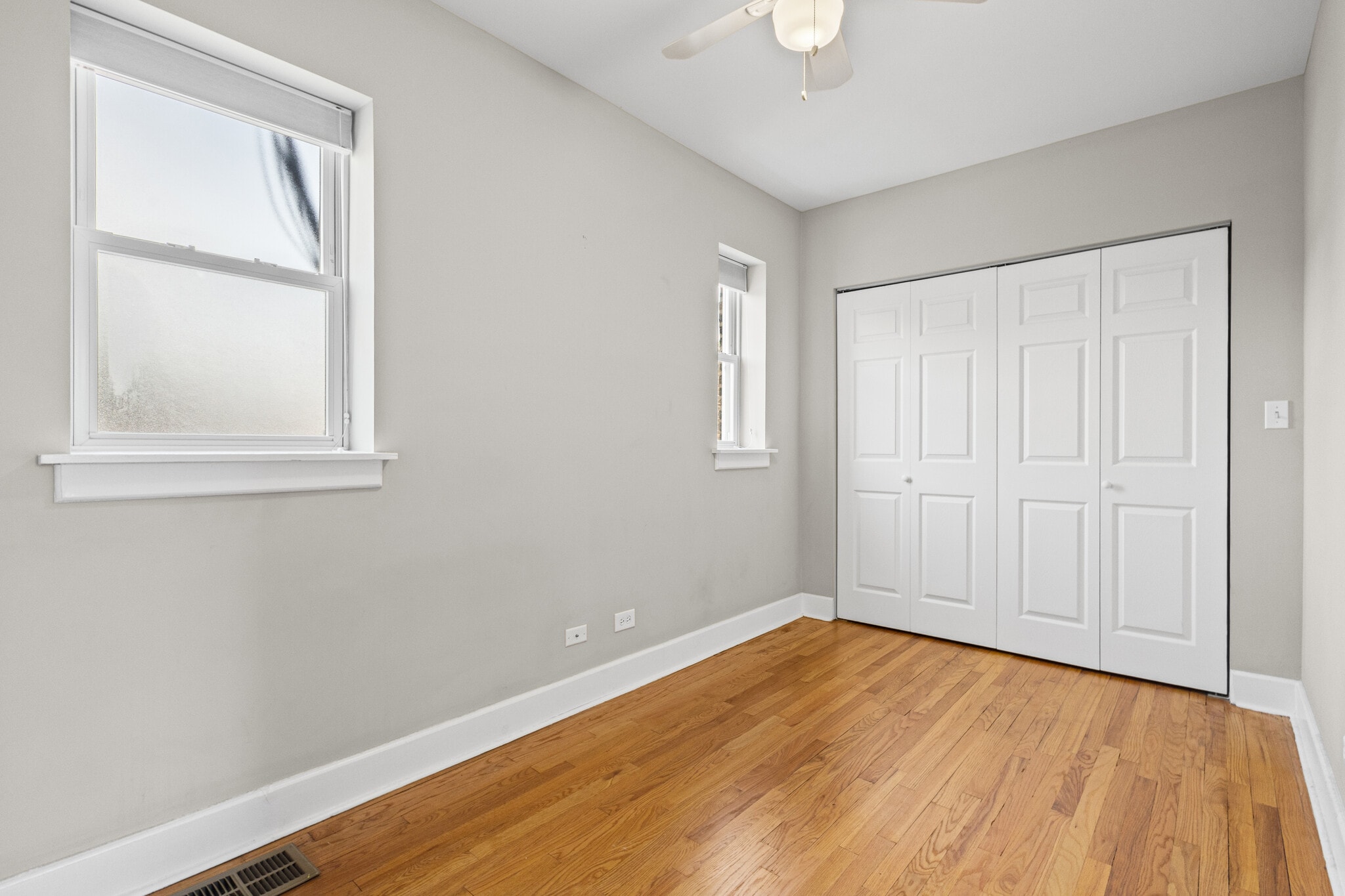 Building Photo - 3454 N Janssen Ave