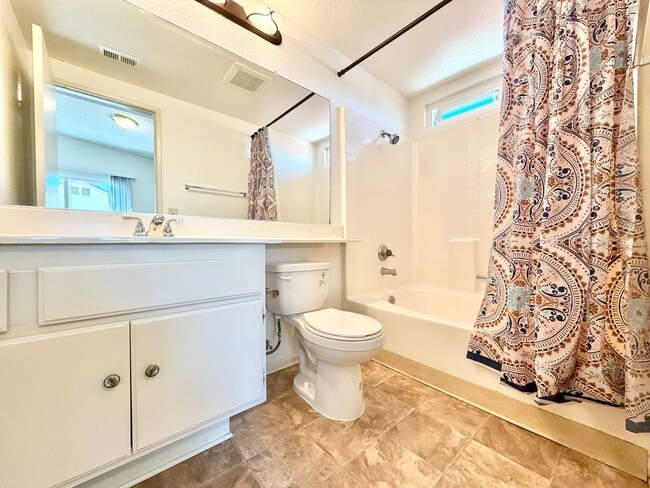 Building Photo - Gated 3 Bedroom 2.5 Bath Home with Bonus Room & Private Balcony