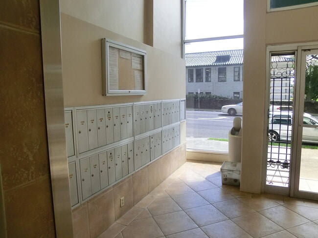 Building Photo - Pleasanton on Punahou Street - 6th Floor - One Bedroom, One Bath, One Parking