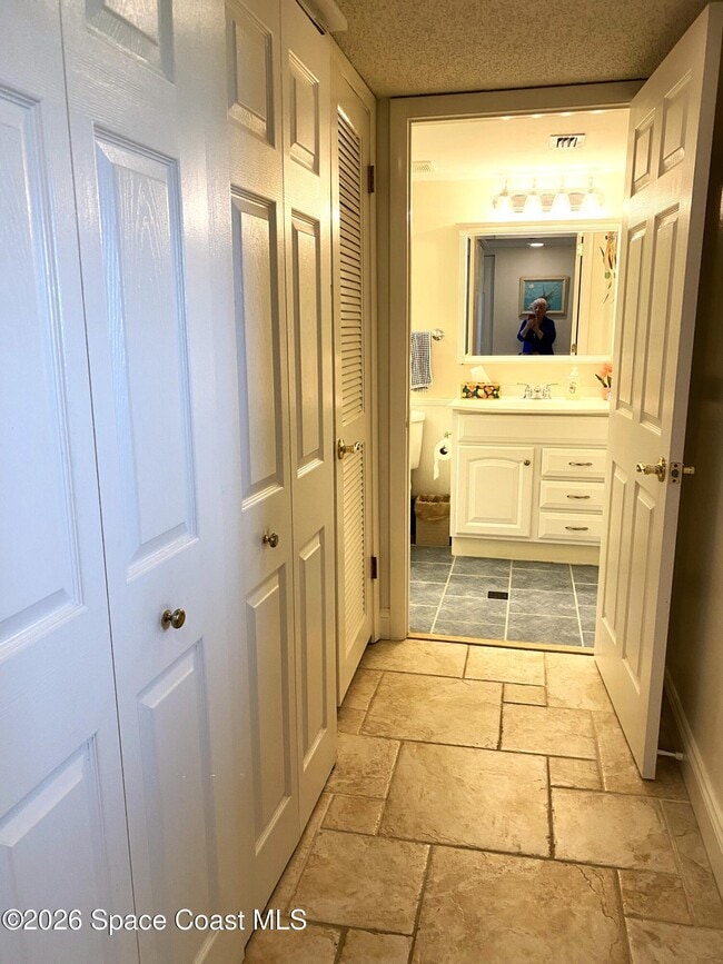 Building Photo - 6307 S Hwy A1A