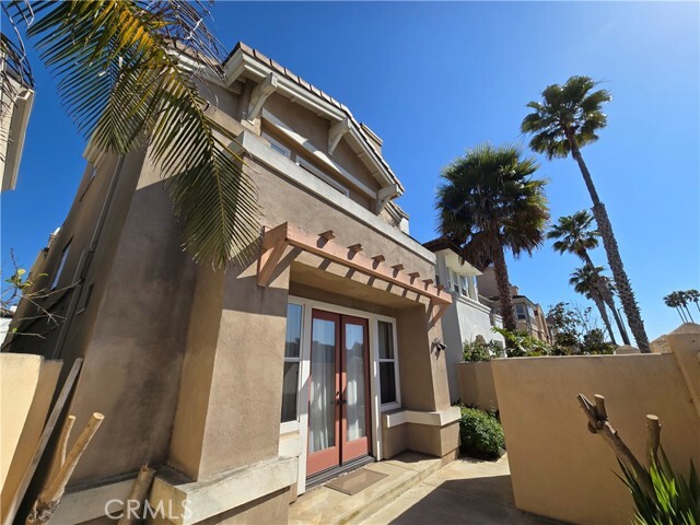 Building Photo - 624 Goldenwest St