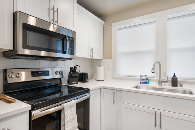 Building Photo - House for Rent by Amon Creek Elementary School