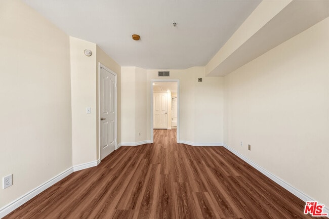 Building Photo - 4755 Templeton St