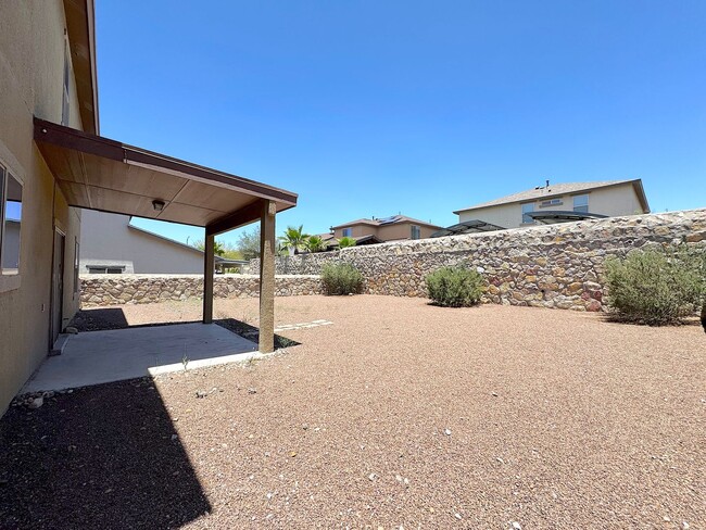 Building Photo - West El Paso 4bed/3bath + office - Refrig ...