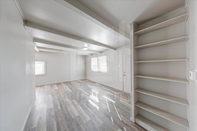 Building Photo - 7357 Evanston Ave