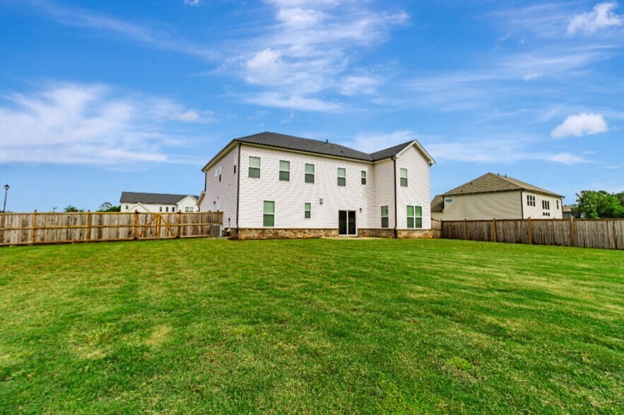 Building Photo - 220 Arwen Dr