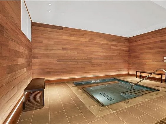 Building Photo - 75 Park Ln S