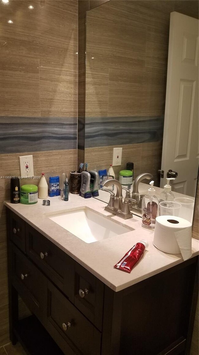 Building Photo - 20814 San Simeon Way